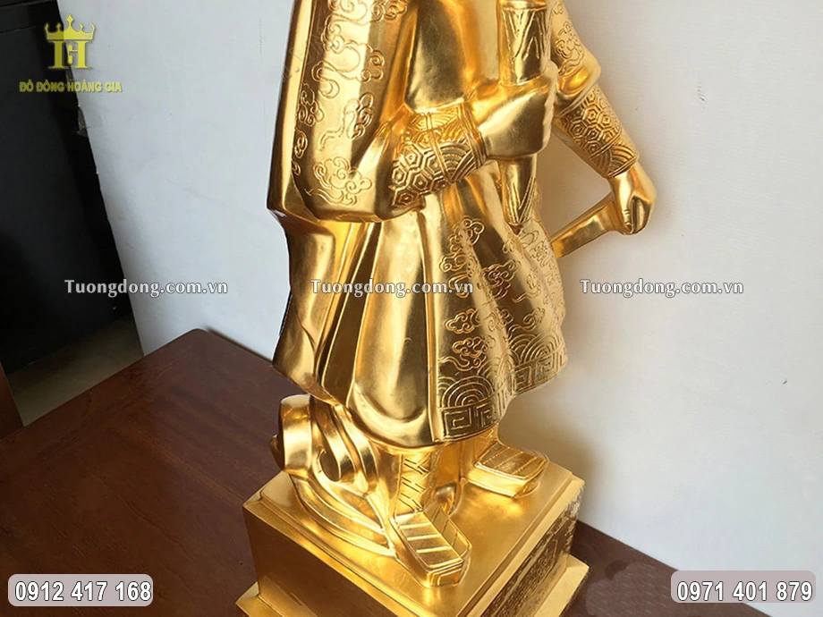 Gia chủ nên đặt vật phẩm lên cao, tuyệt đối không đặt xuống đất